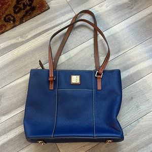 Dooney & Bourke tote